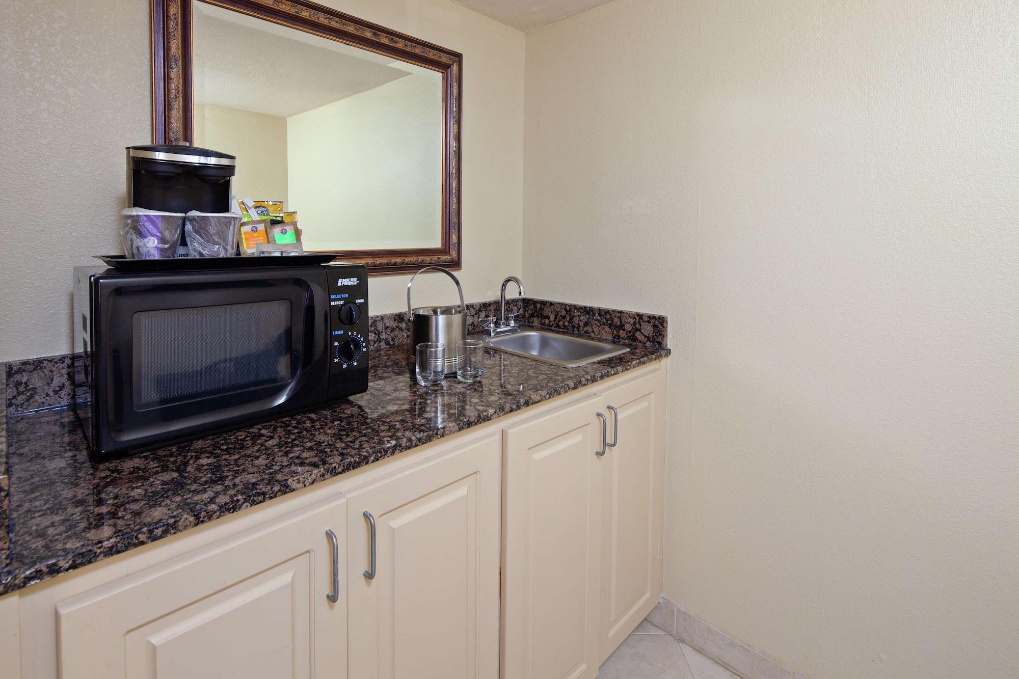 Doubletree By Hilton New Orleans Airport Hotel Kenner Buitenkant foto