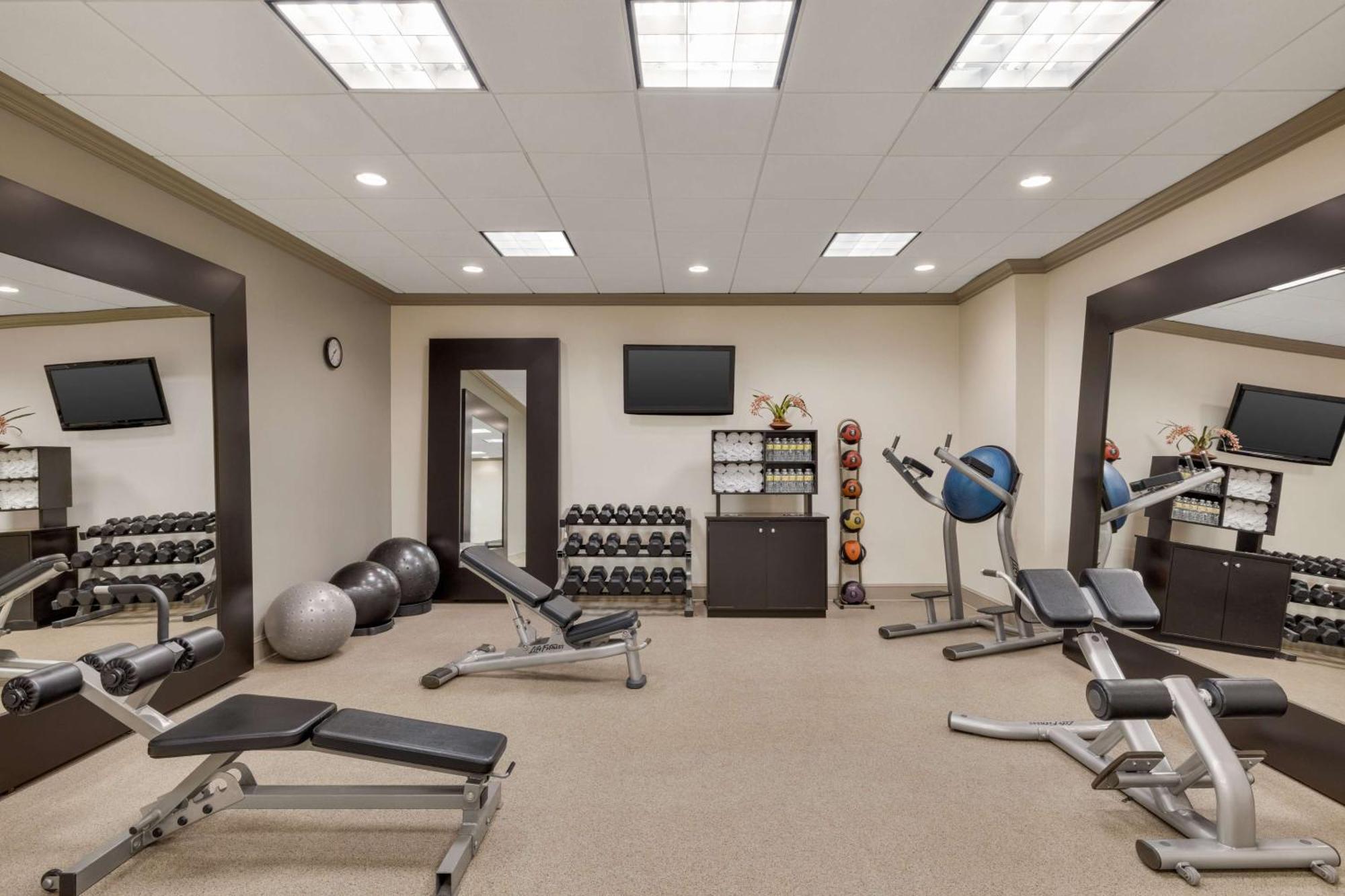 Doubletree By Hilton New Orleans Airport Hotel Kenner Buitenkant foto