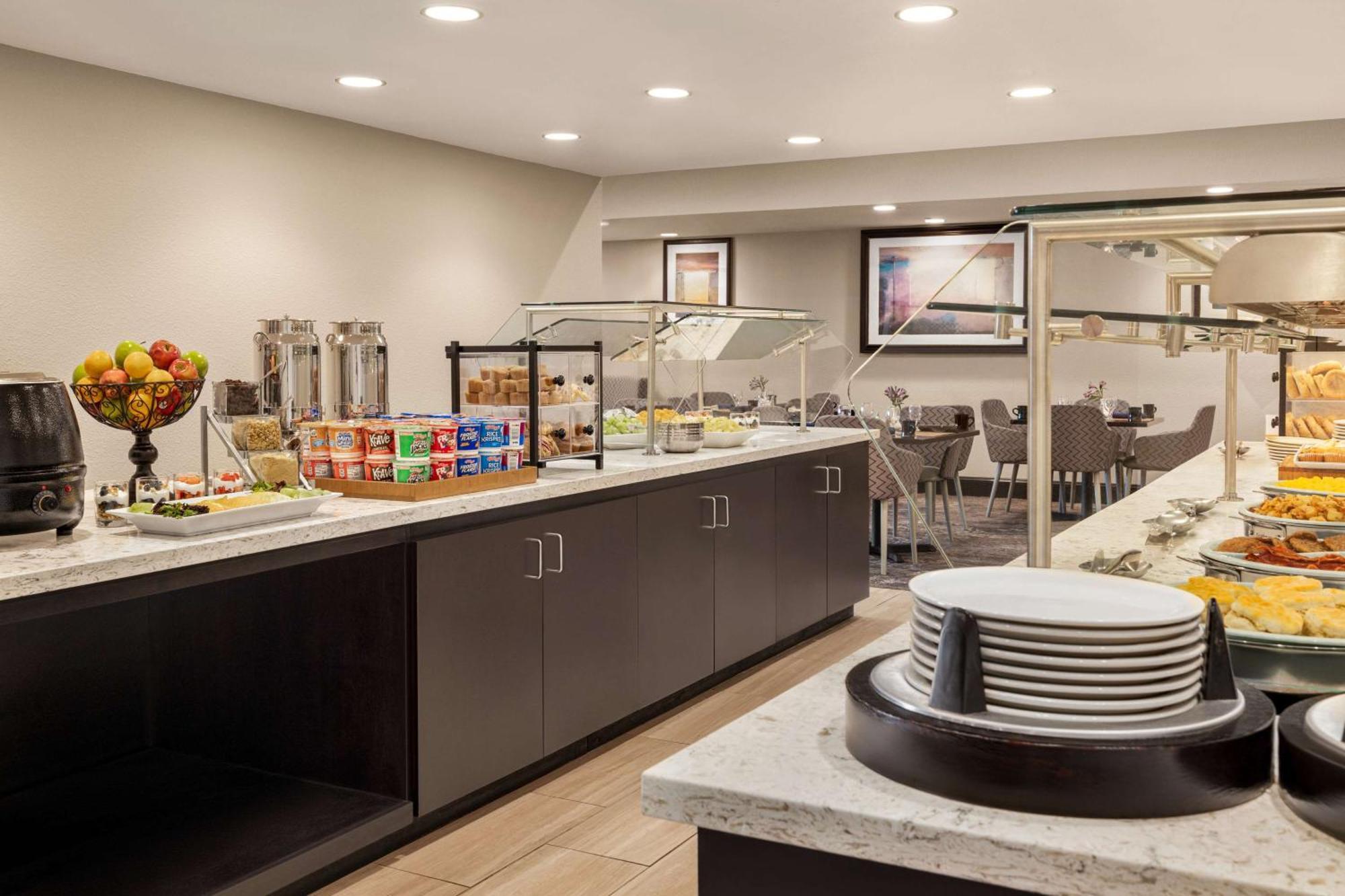 Doubletree By Hilton New Orleans Airport Hotel Kenner Buitenkant foto